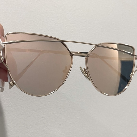 Accessories - Cateye sunglasses